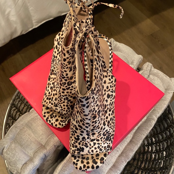 Betsey Johnson Shoes - Betsey Johnson Rexie Animal Mule 9.5